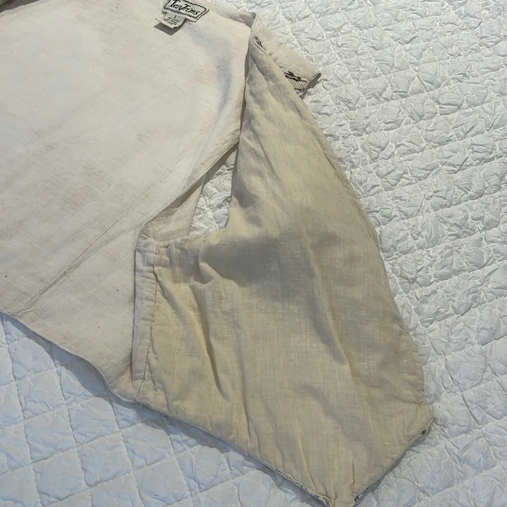 Vest - Picture 9 of 10